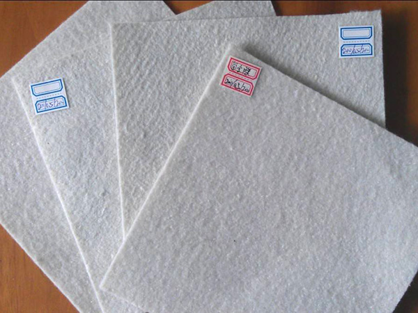 怎样才能延长土工膜的使用寿命