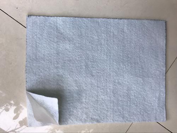 复合土工膜可提高膜下排水排气能力